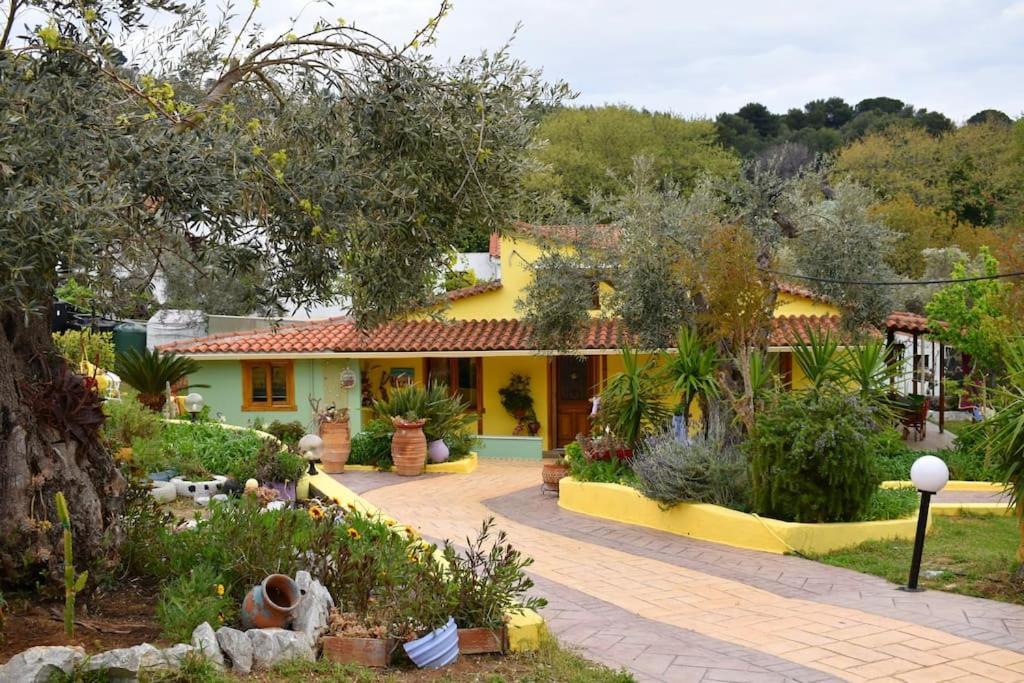Holiday home Zina's House Troulos
