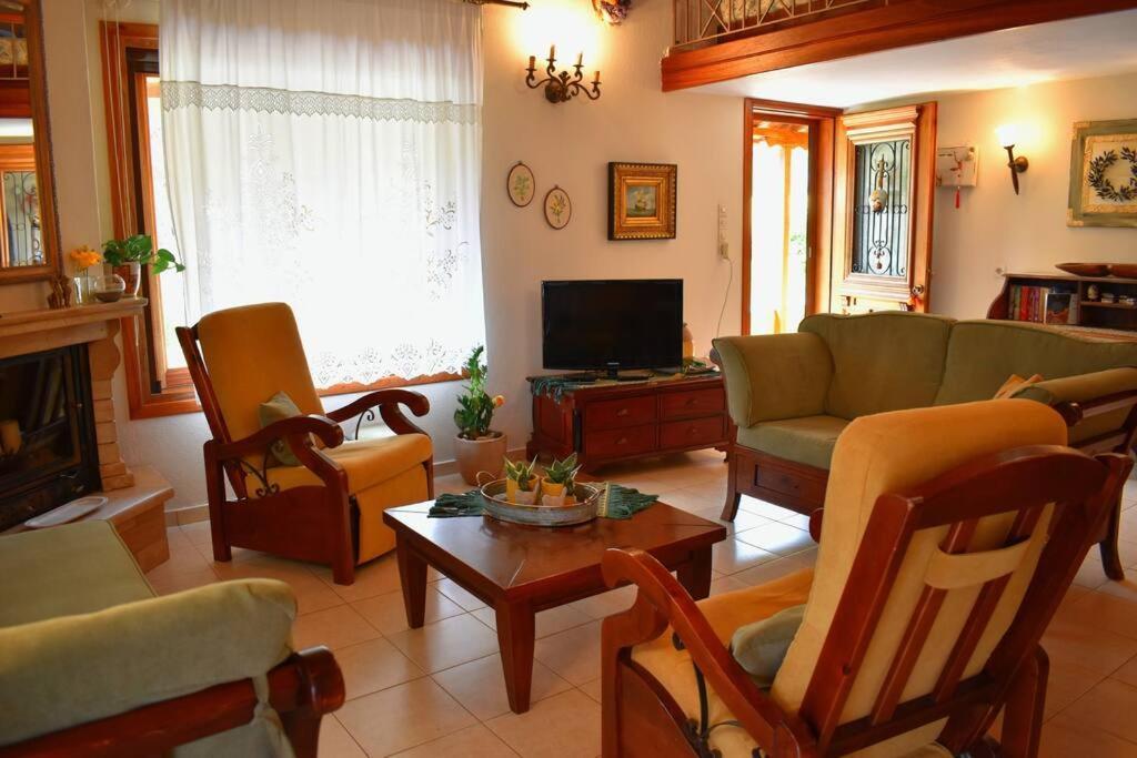 Holiday home Zina's House Troulos